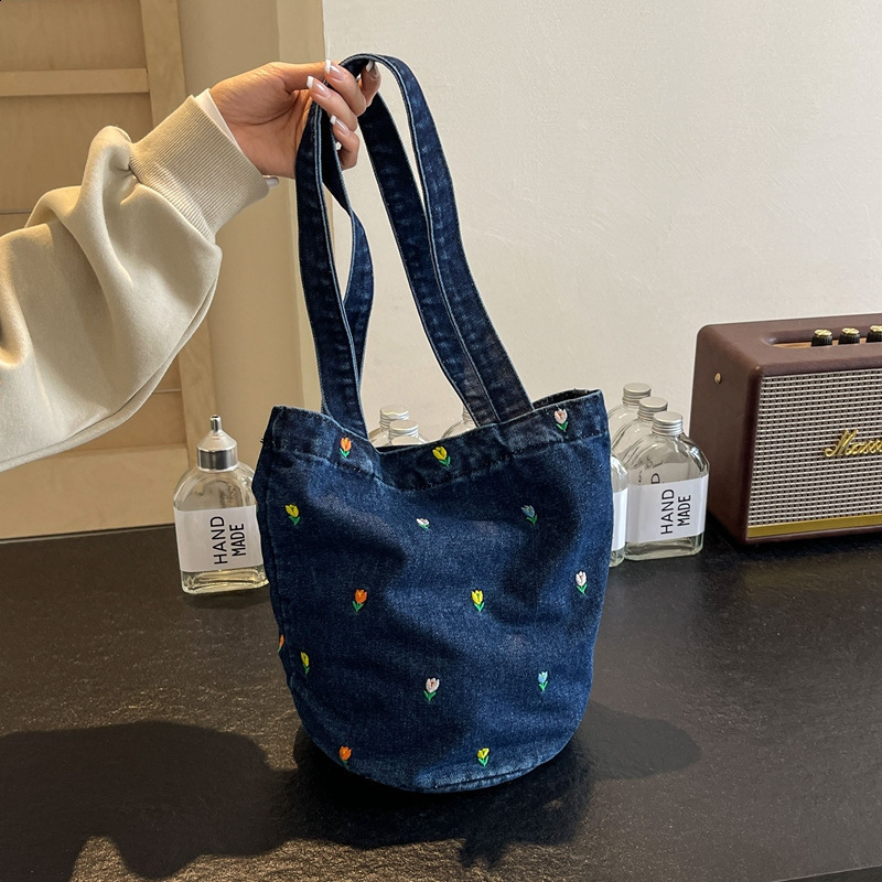 Simple Fashion Solid Bucket Shoulder Bags Large Capacity Versatile Sense of Handbags for Women High Quality Classic 240827