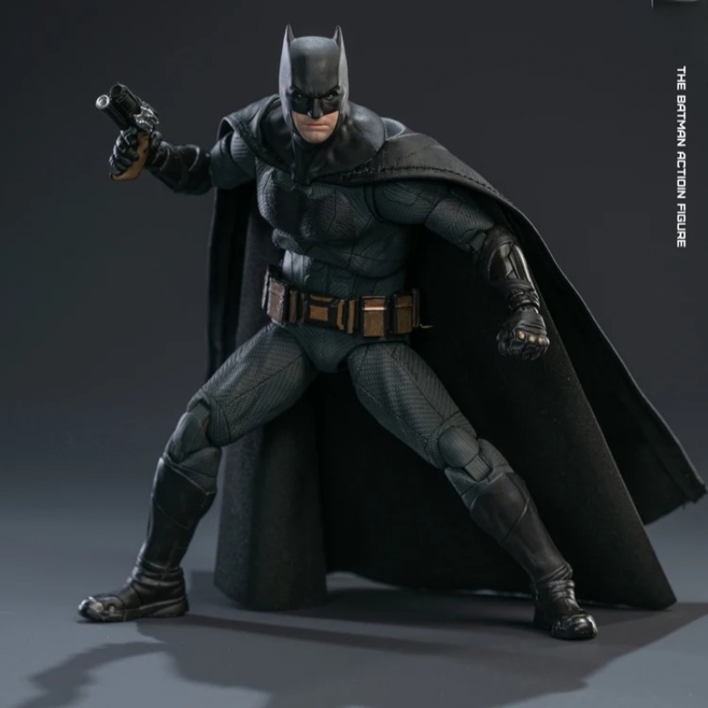 Action Toy Figures Authentic Authorization Fondjoy Justice League Light Armor Batman Model Sculpt Action Figures 19cm DC Batman Collect Model Boy Birt