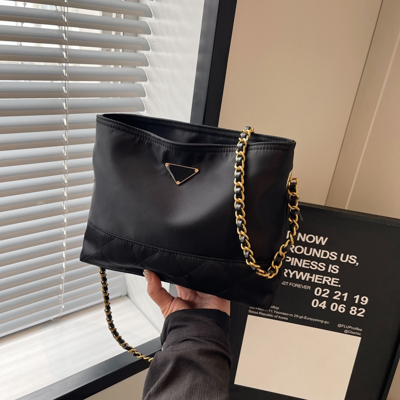 Free Shipping Designer Free Shipping 2025 New Fashionable Nylon Fabric Large Capacity Hand-held Shoulder Crossbody Tote Bag For Womens Designer Bag Lu