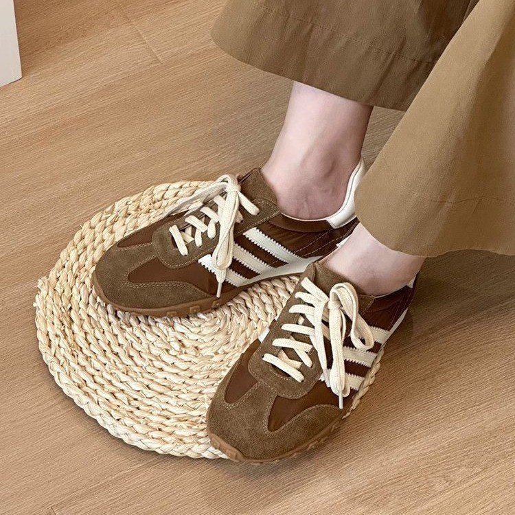 designer shoes new Women's flat leather German training shoes style for spring and autumn Super popular soft sole retro little white shoes versat