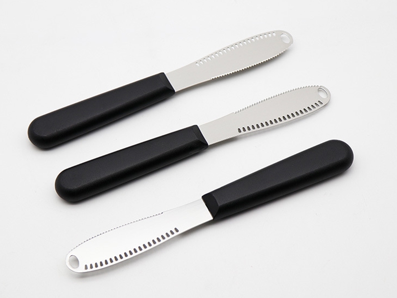Stainless Steel Butter Spreader Knife 3 in 1 Kitchen Gadgets Cheese Grater With Serrated Edge WLL2556