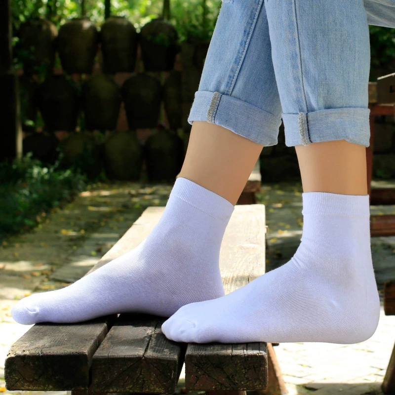 Solid color flat mid-calf casual business models suitable for all kinds of business casual sports people made of polyester A pack of 10 pairs