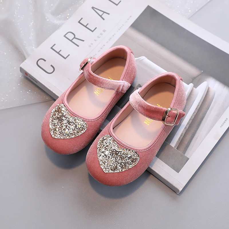 Mary Janes Love Heart Three color Velvet Childrens Flat Shoes Round Toes Beautiful Flexible Childrens Princess Shoes 23-33XJ250331