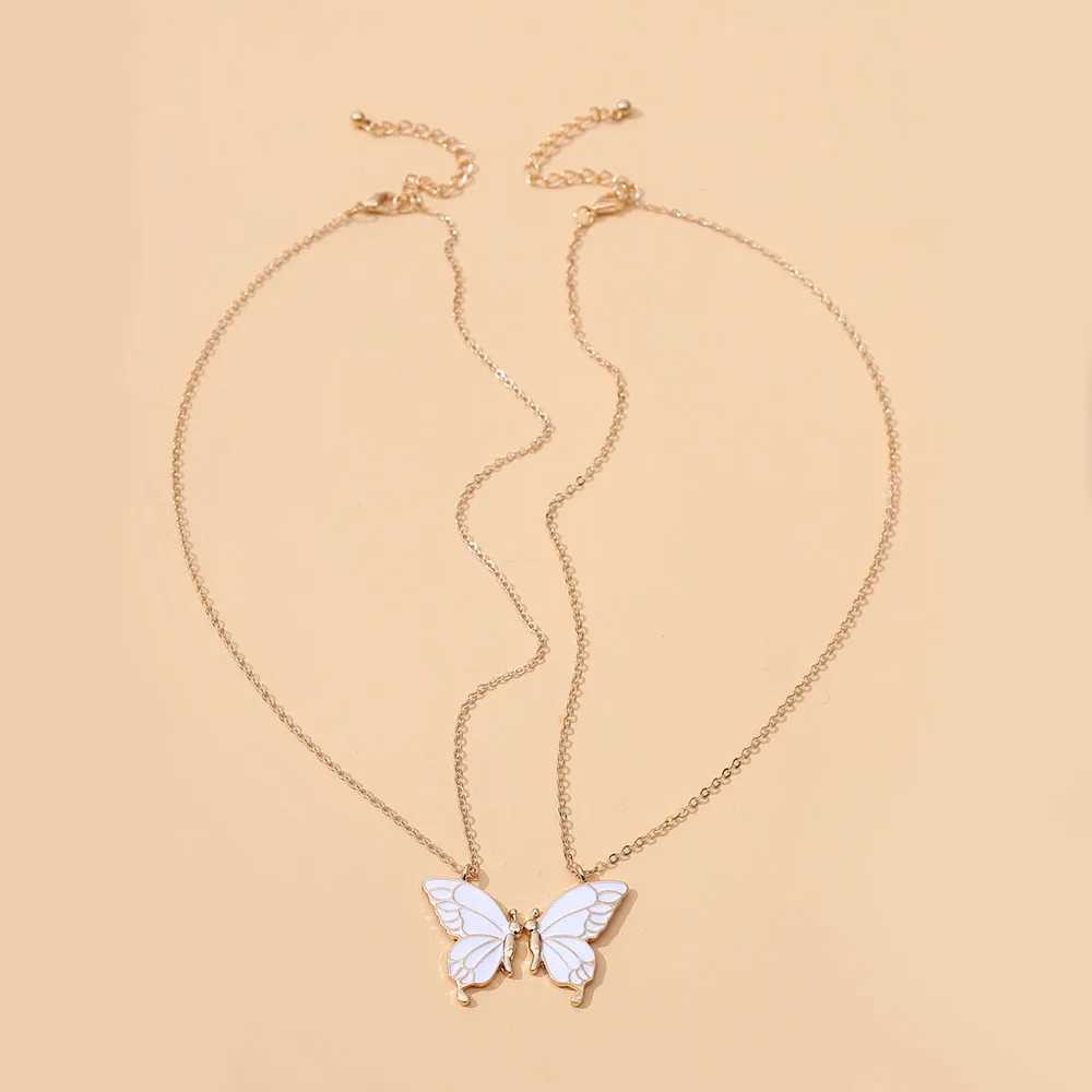 1 pair of beautiful butterfly pendant necklaces as a special gift for girls for mothers daughters sisters and friendsT250331