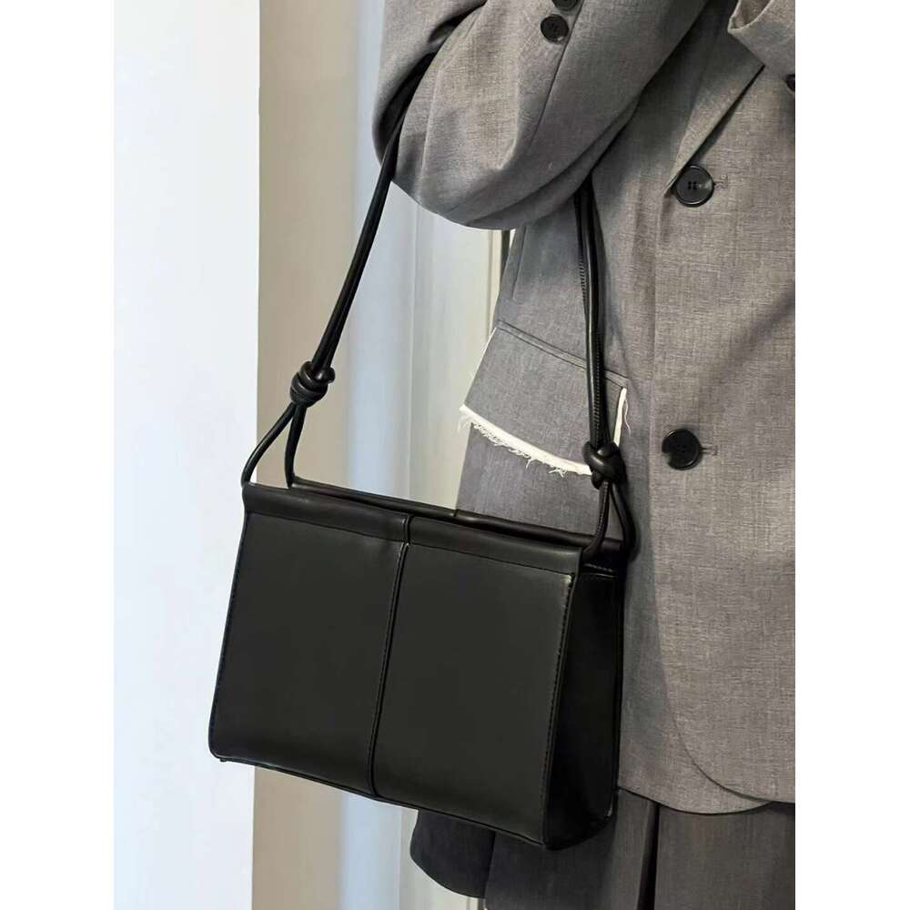 Korean Ins niche design simple underarm small square 2025 new fashionable and versatile casual hand-held shoulder bag