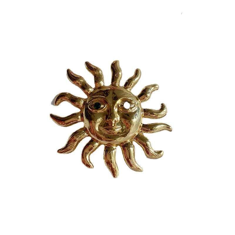 Women Men Medieval Sun Face Brooch Simple Personalized Accessories Pins