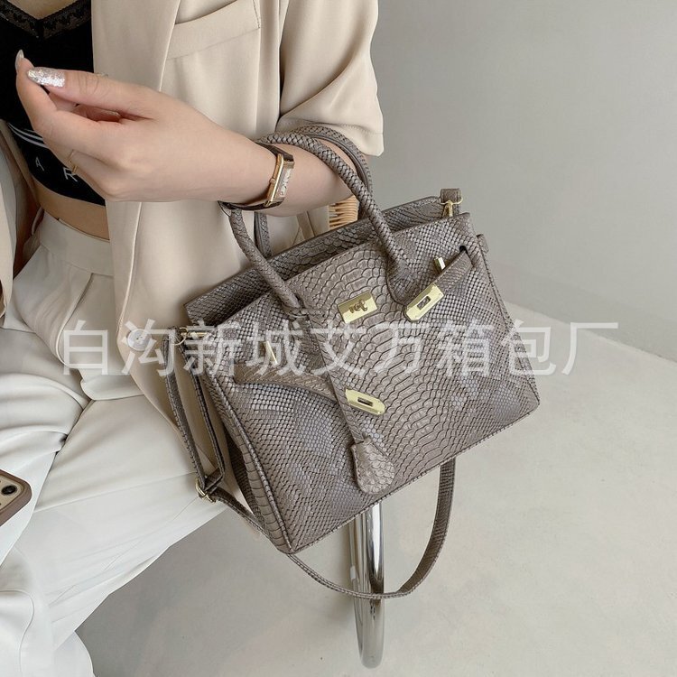 Snake Skin Pattern 2025 Autumn/Winter New Trendy Handbag Versatile Large Capacity Women's Bag