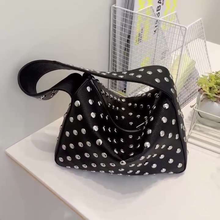 designer Women's bag Autumn/Winter New Fashionable and Versatile Rivet Single Shoulder Handbag, Underarm Women's Heavy Industry Small Bag, T