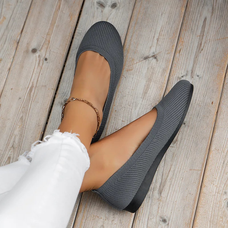 Spring Womens Flat Shoes Knitting Sock Sneakers Breathable Slip on Female Rpound Toe Loafers 36-43 Plus Size Light Shoes 250421