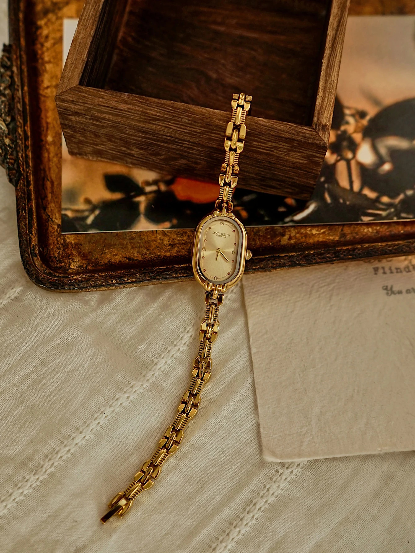 Home>Products>Fashion>Fashion>Simple Temperature Lamp>Elegant Edition>Womens Quartz Watch 250425