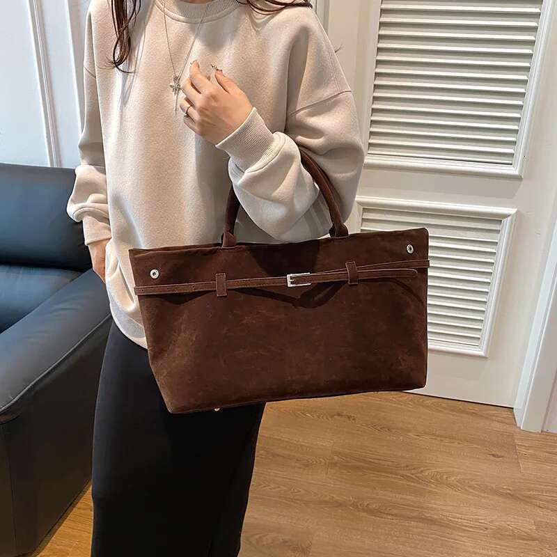 Tote Bag Ladies New Autumn Winter High Grade Niche Design Large Capacity Retro Commuter Handbag Women Shoulder Bags Bag