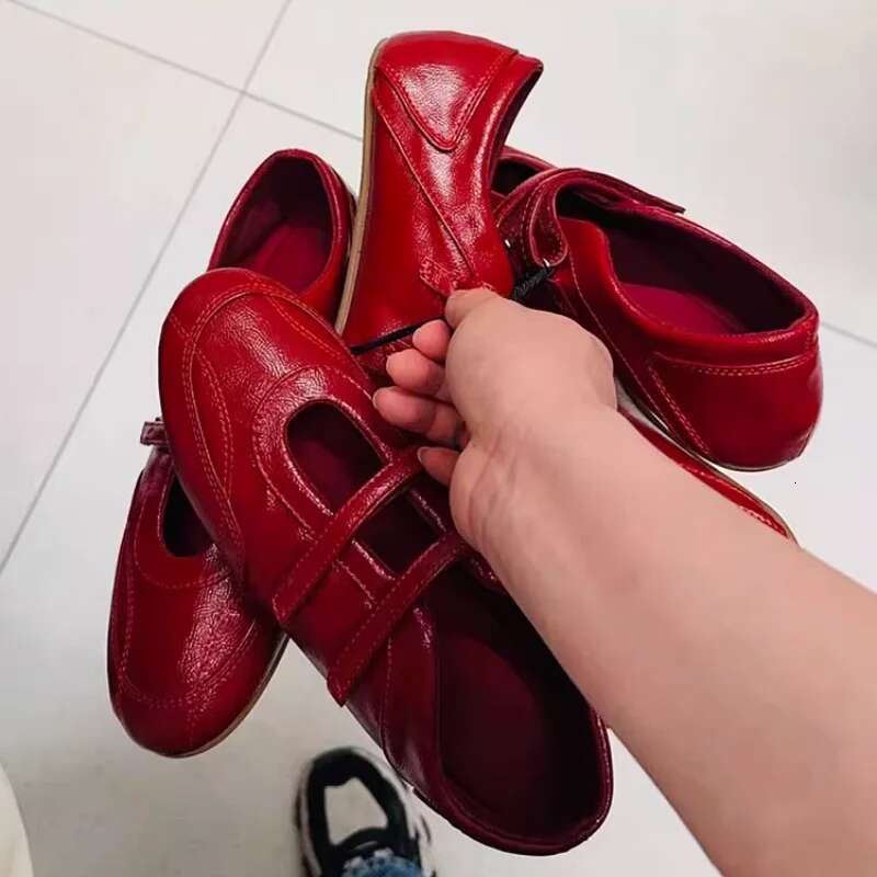 New Ballet Flats Women Comfortable Casual Puffy Mary Jane Shoes Vintage Loafers Fashionable Retro Sandal