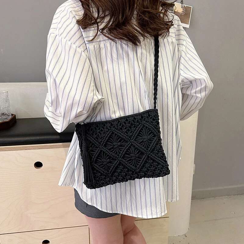 Fashion Woven Hollow Out Shoulder Straw Summer Crossbody Beach Travel Handbag Female Bag Women Messenger Bags 2024