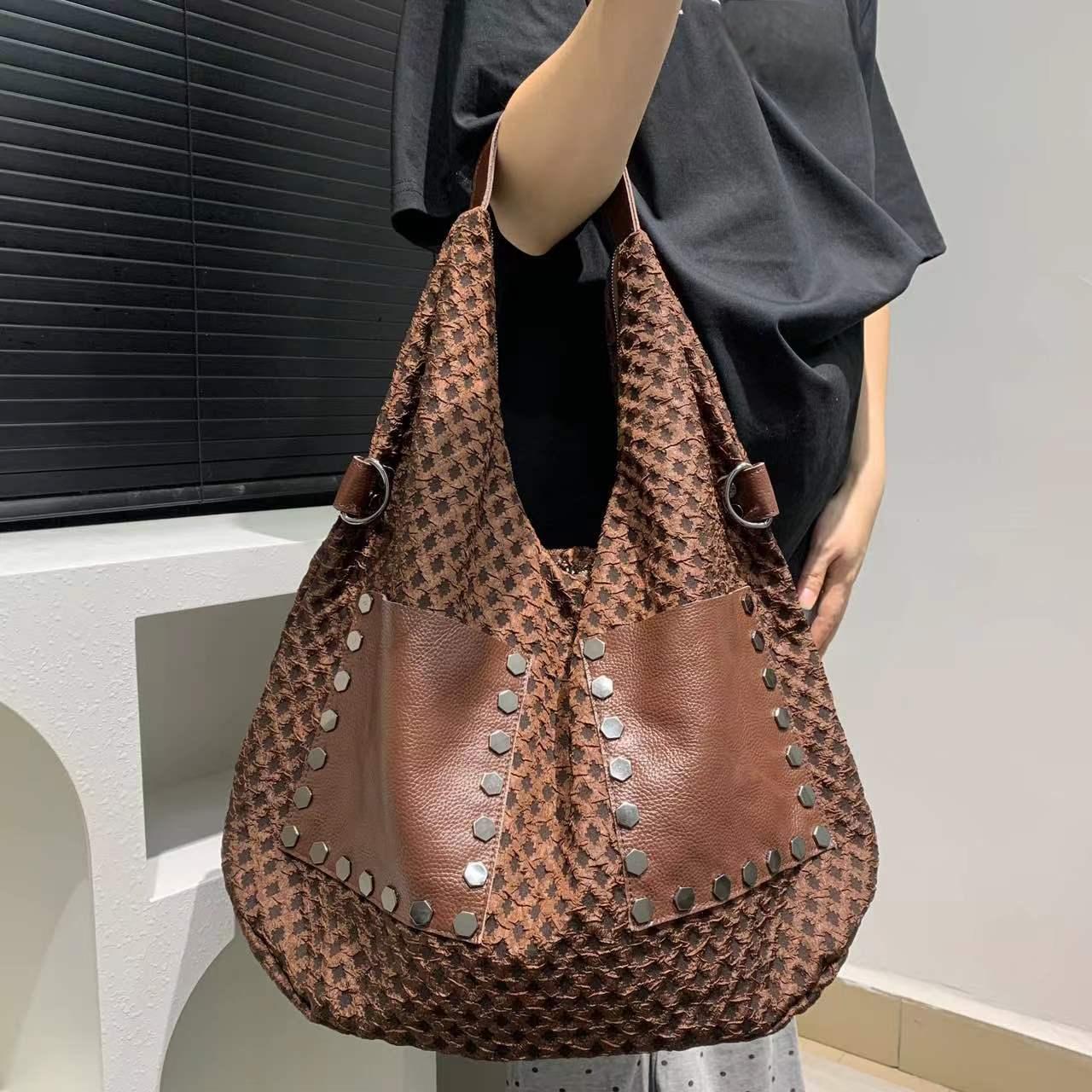Ladies' Korean style personalized mesh large bag with large capacity rivet cowhide splicing trend shoulder bag