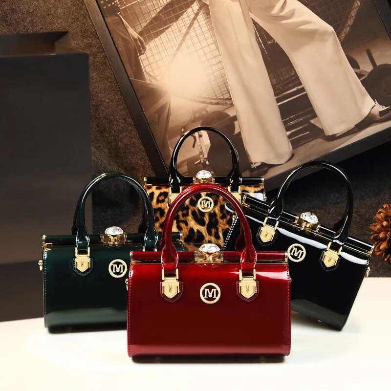 Spring and summer patent leather rhinestone flower buckle clip chain one-shoulder cross-body banquet dress daily women's bag