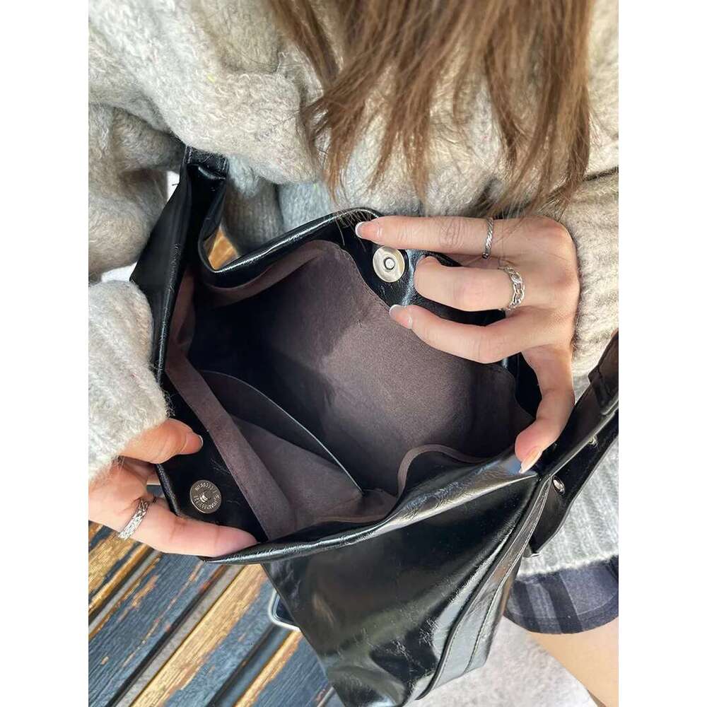 Large Women Handbag Designer Shoulder For Big Bucket Bag Female Rivets PU Leather Lady Totes Black