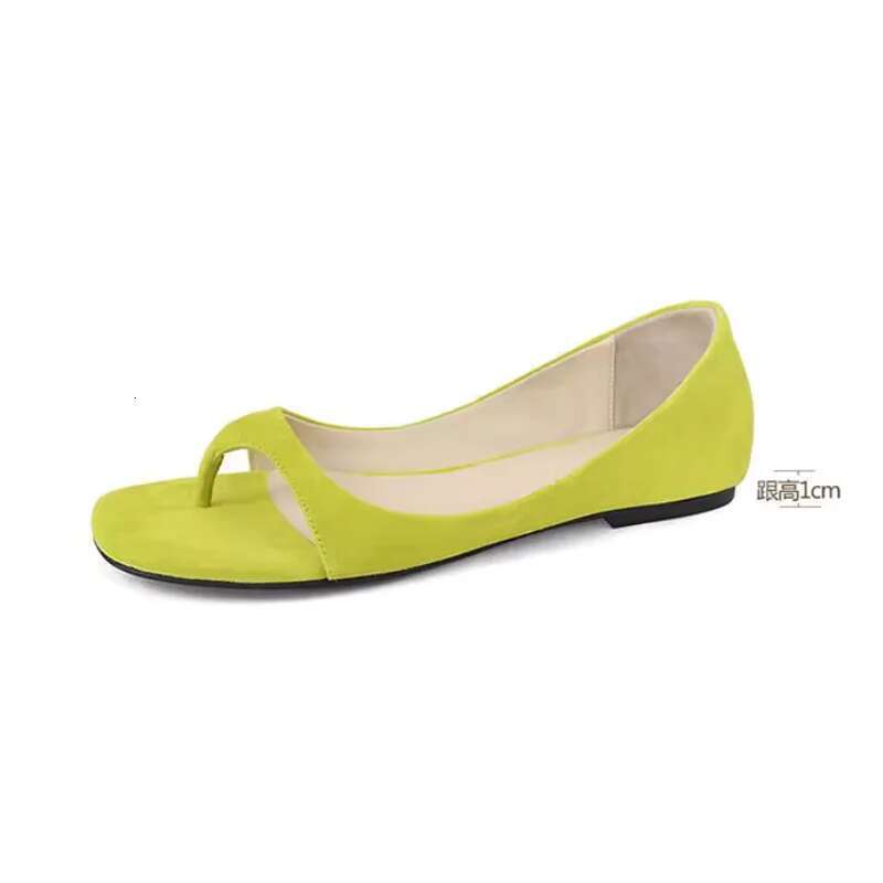 Fashionable Square Thong Flat Sandals Round Low Roman Flats Covered Heel Designer Flip Flops Simple Comfortable Beach Shoes