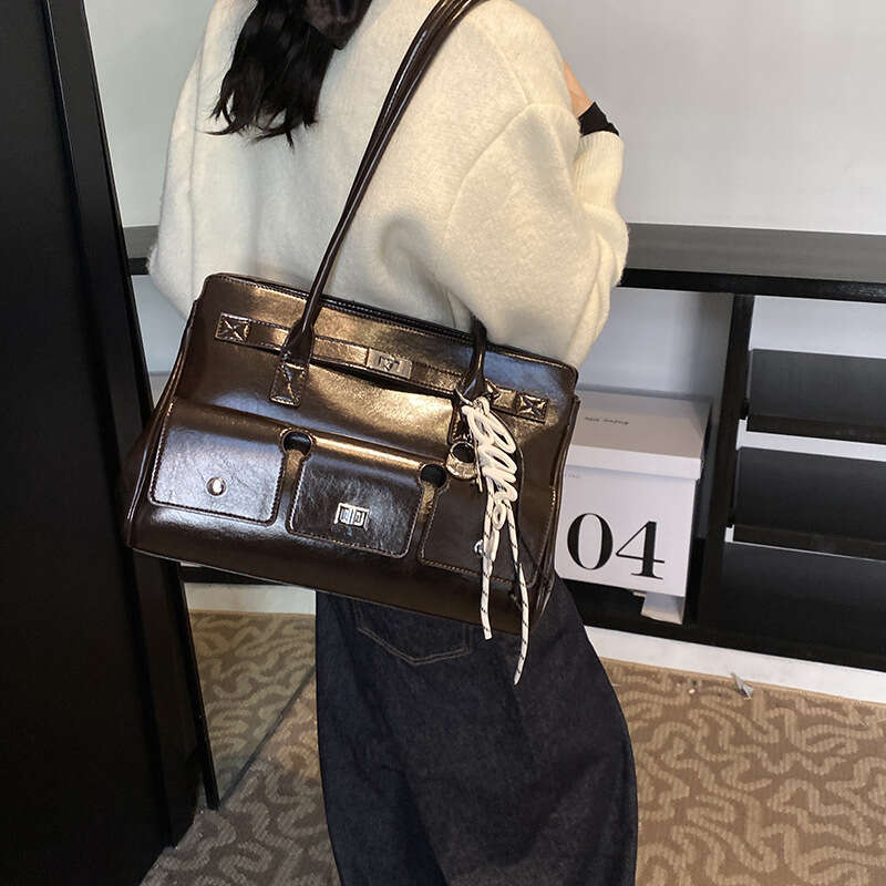 Commuter Large Capacity Handbag For Women 2025 New Versatile Shoulder Trendy Fashion Temperament Niche Armpit Bag