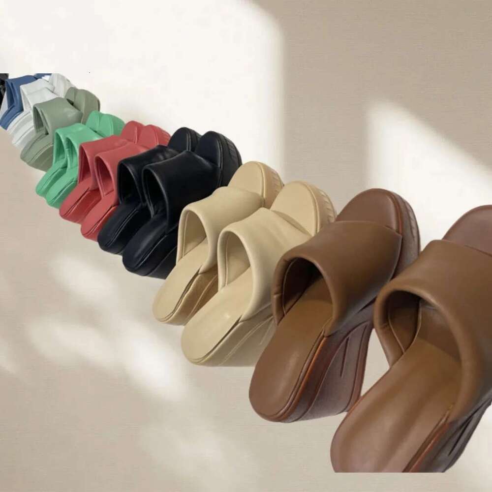 Quality Comfortable High Heels Casual Beach Sandals Thick-Soled Fashion Home Slippers Versatile Women Shoes