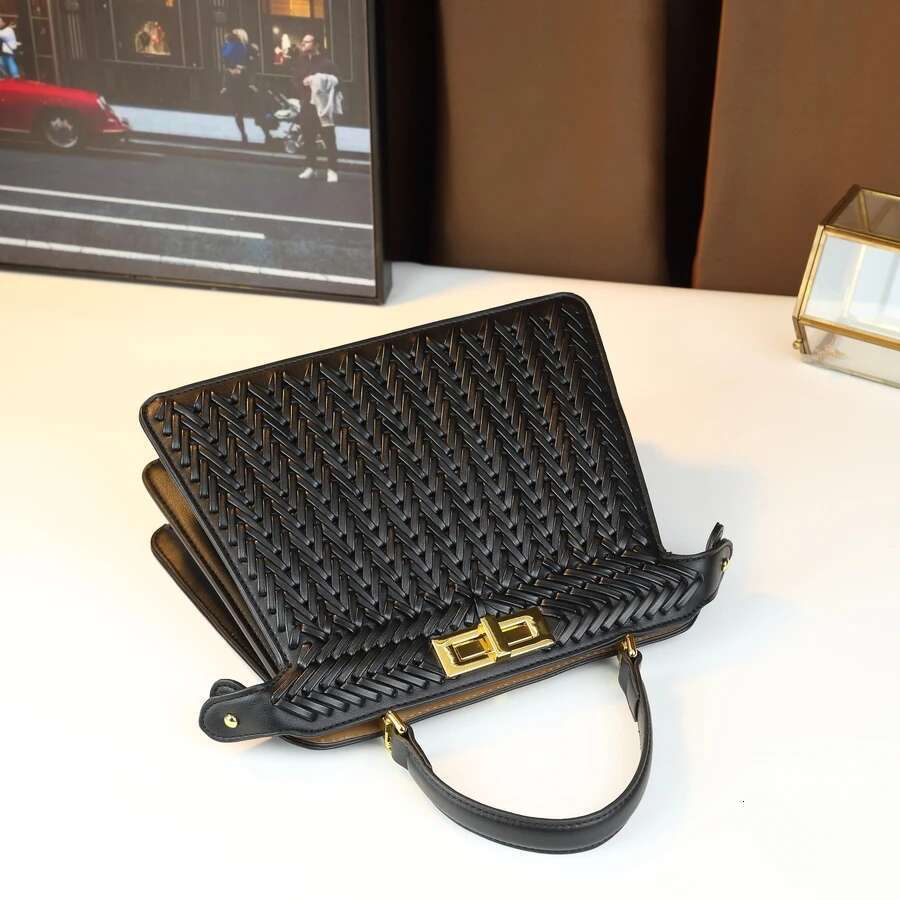 New Fashionable Kelly Women's Handbag Casual Commuter Large Capacity Shoulder Crossbody Bag Trendy Woven Design
