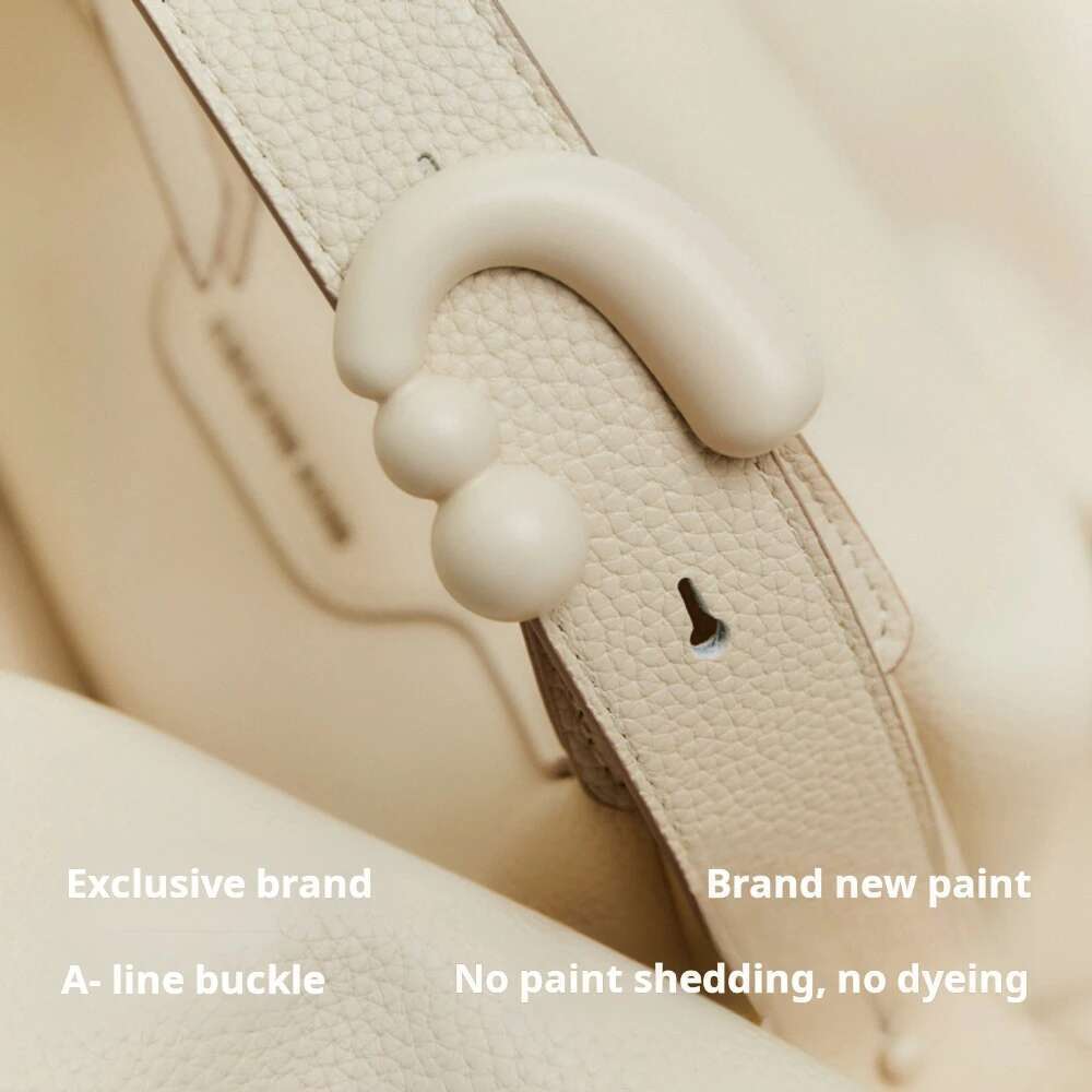 2025 New Spring/summer Half Moon Armpit Crossbody Crescent Shaped Bag Light Women's Handbag High-end Backpack