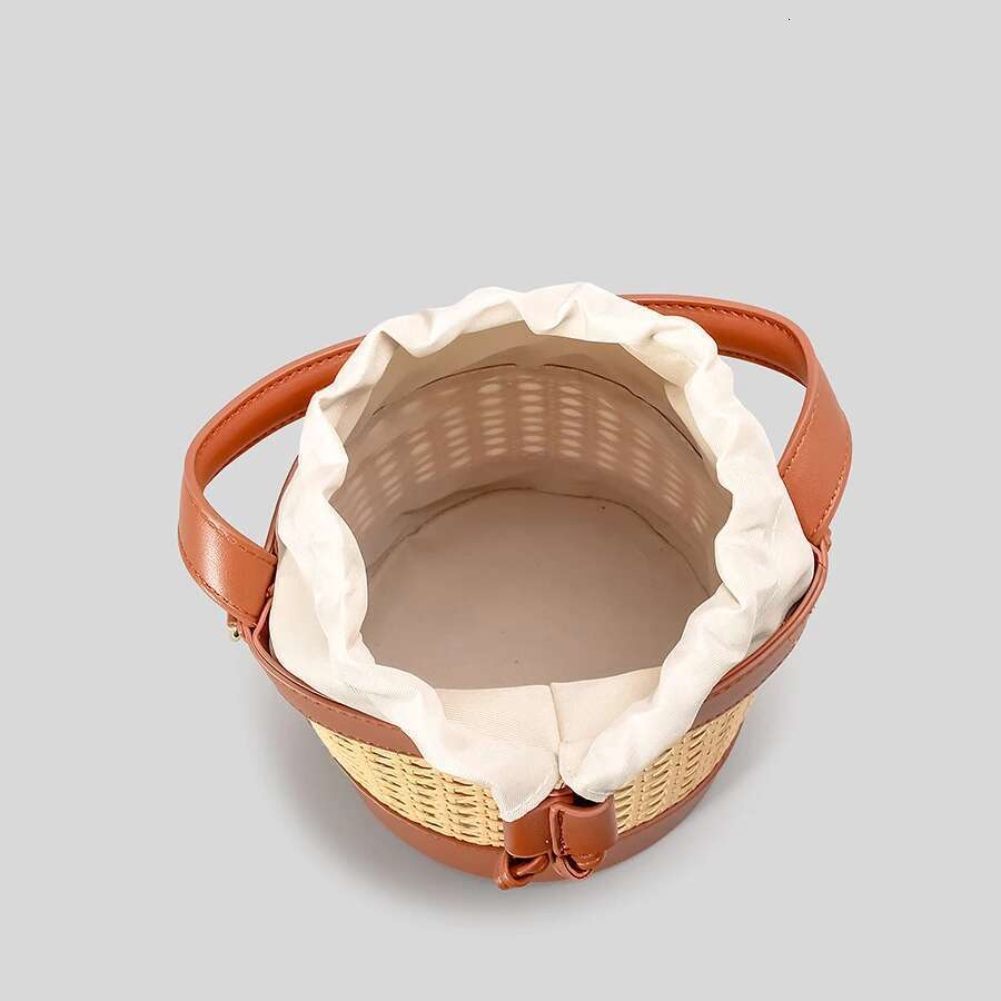 Fashion Hollow Bucket Imation Wicker Woven Women Handbags Pu Leather Shoulder Crossbody Bags Summer Beach Bag 2024