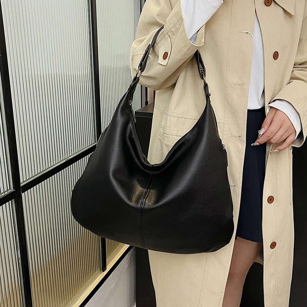 Women PU Stylish Single Shoulder Solid Color Vintage Carrying Zip Closure Chic Hobo Daily Commuting Bag Bag