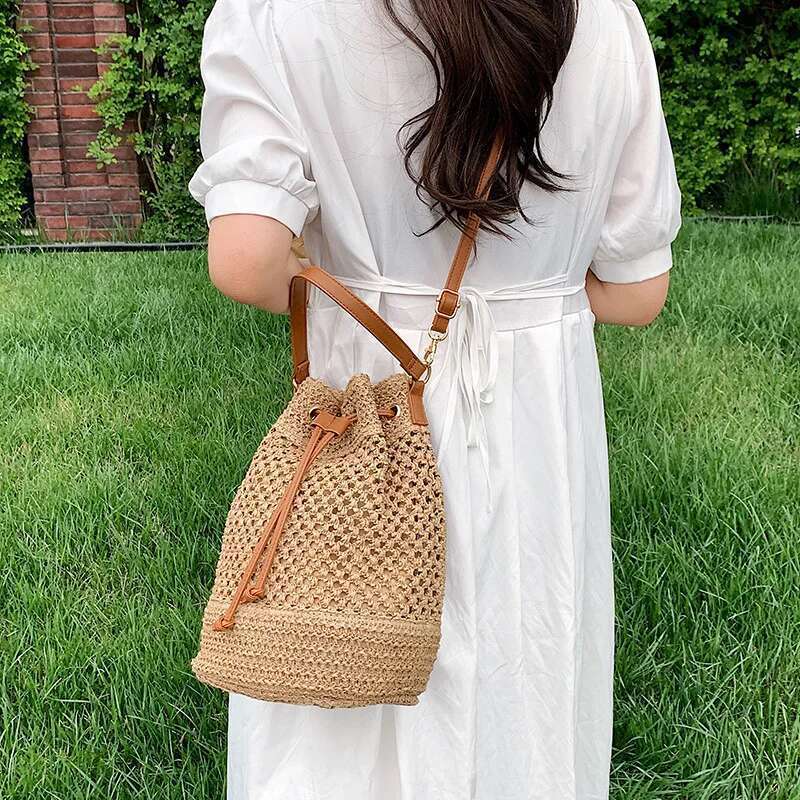 designer bag Sumple Straw Bucket For Women Woven Handmade Shoulder Drawstring Crossbody Rattan Beach Bag for Gilrs Travel Purse
