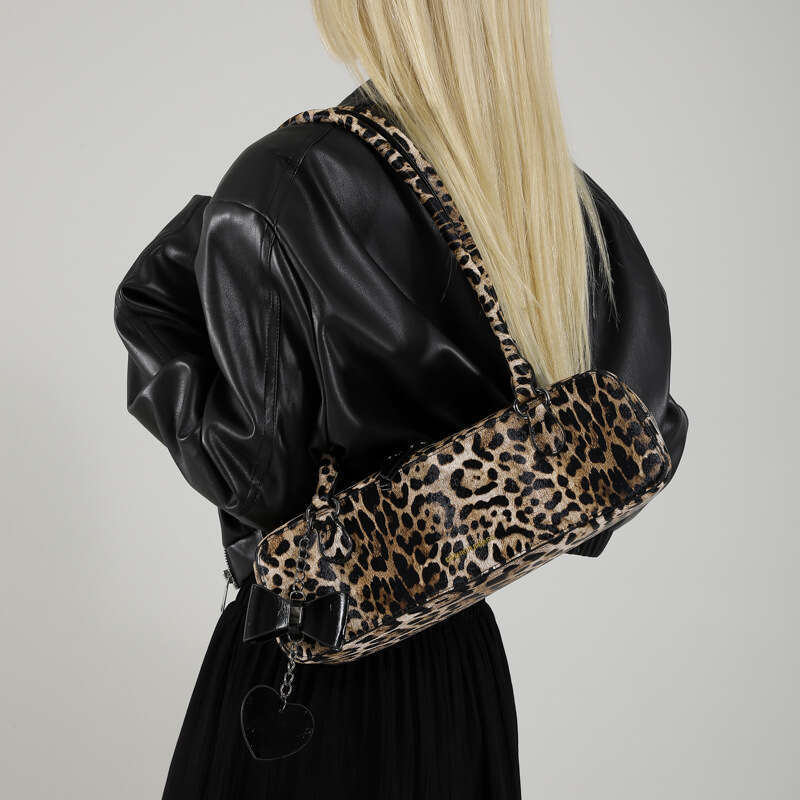 New Leopard Print Armpit With Fashionable Texture, Versatile Handbag Temperament, Niche Single Shoulder Baguette Bag
