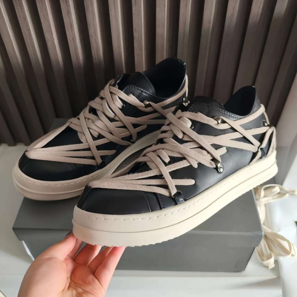 New Low-top Fashion Lace-up Men Casual Five Pointed Star Style Sneakers Thick Soled Outdoor Flat Shoes Me
