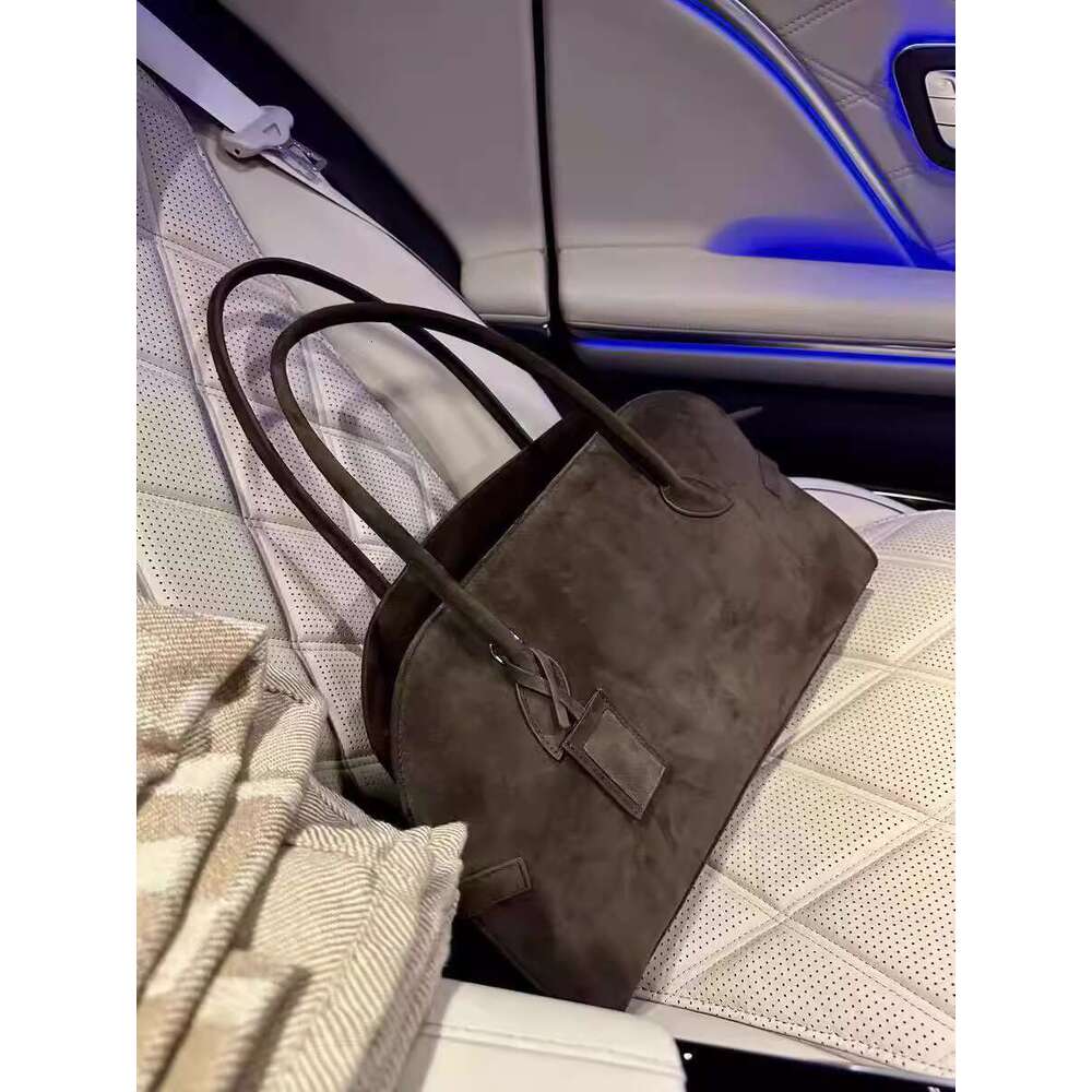 Autumn Winter Big Tote 2025 New Commuter Matte Handheld briefcase High end and Versatile Underarm Bag