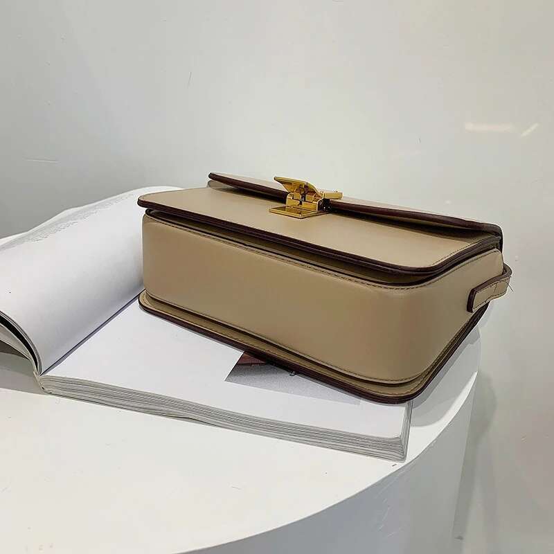 High-End Minimalist Leather Crossbody Purse Vintage Solid Color Handbag Gold Hardware Details For Elegant Daily Use