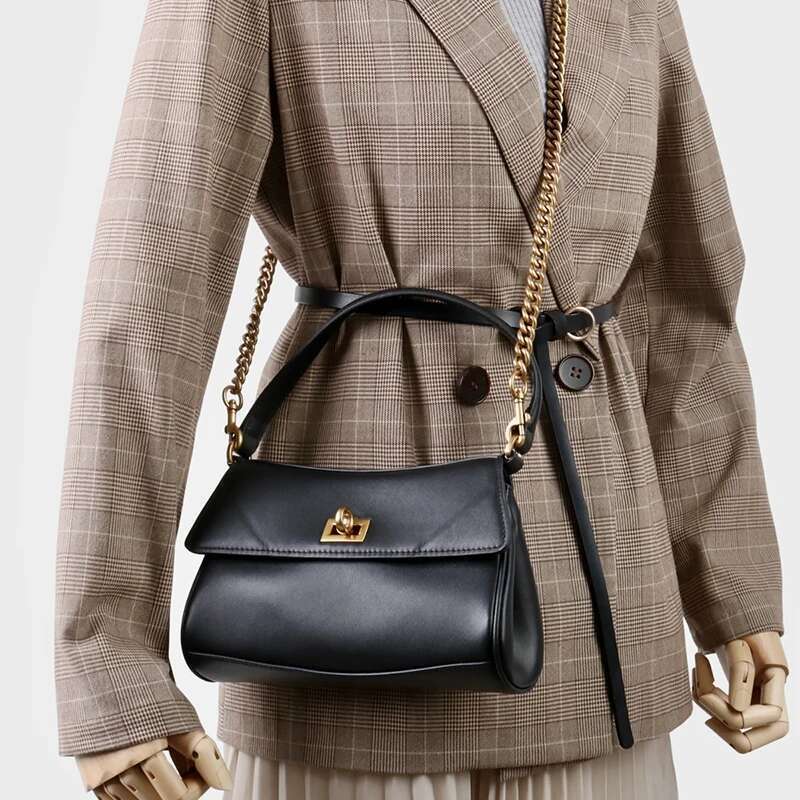 Brand High-Grade Top-Grain Cowhide Handbag Niche Design Lock Shoulder Messenger Classic Style Versatile Women's Bag