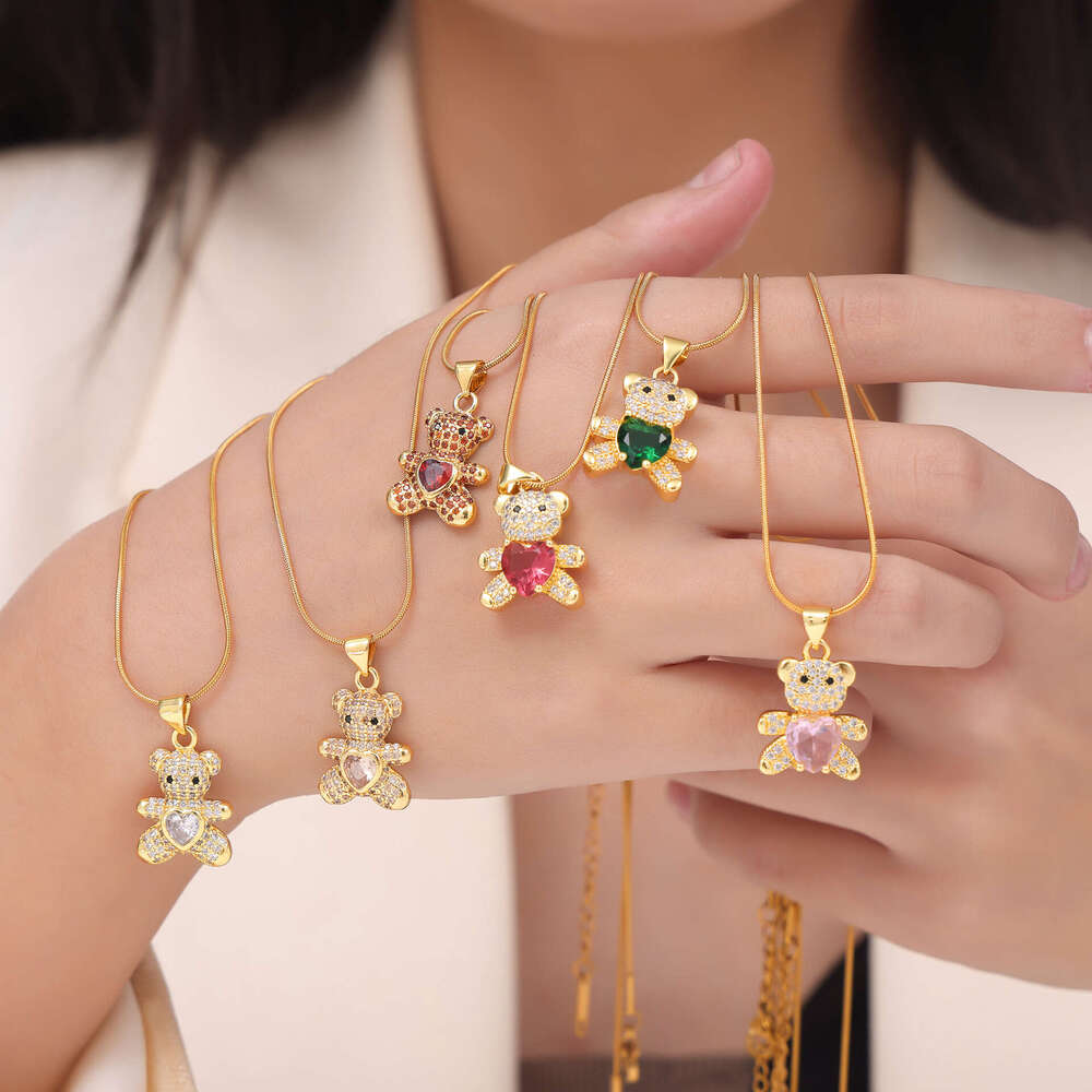 Version Of Korean Style New Fashionable, Light , Simple And Personalized Copper Material With Inlaid Teddy Bear Glass Dia Pendant Necklace Jewelry