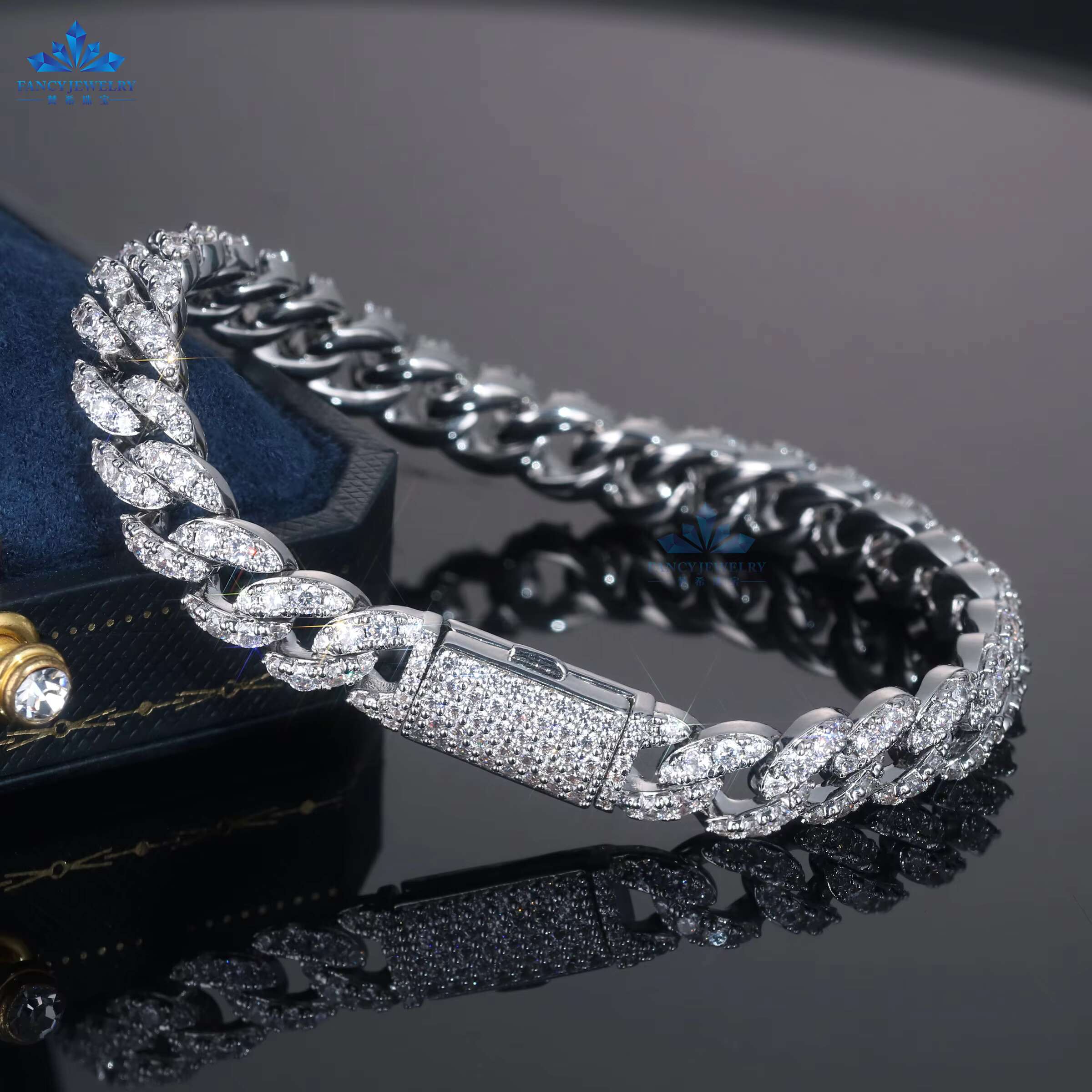 Hot Selling 925 Silver Hiphop Cuban Chain Bracelet VVS Diamond Iced Moissanite Fashionable Charm Bracelets for Men Women Ready