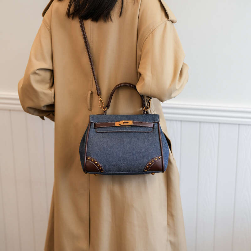 Color Blocking Hand-Held Kelly Women's New Texture Shoulder Bag, Fashionable Large Capacity Crossbody Bag