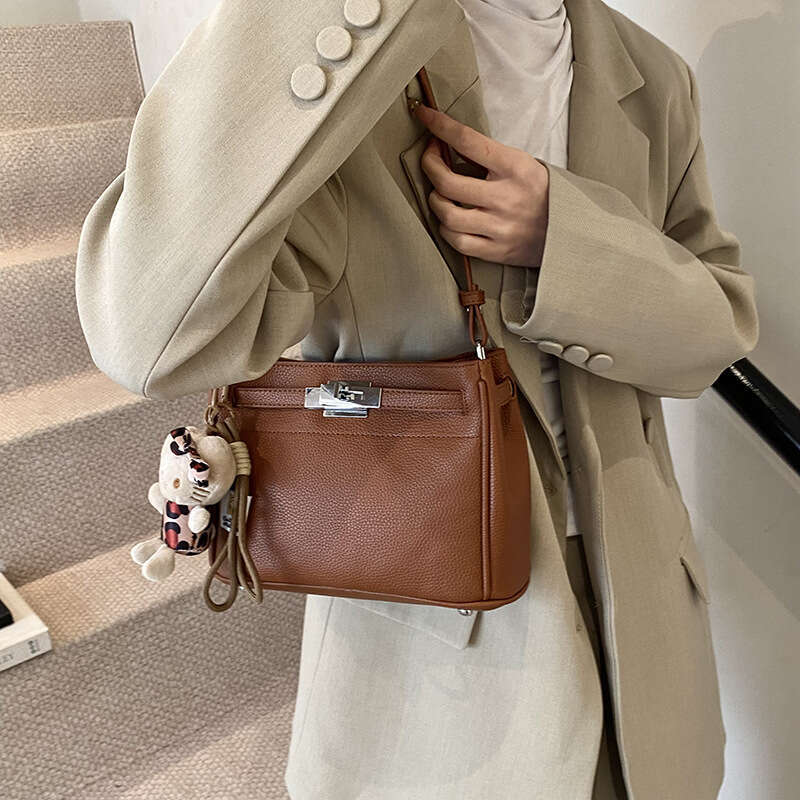 Small Niche Design Commuting Kelly New Lychee Pattern Simple Shoulder Temperament Versatile Hand-Held Crossbody Bag