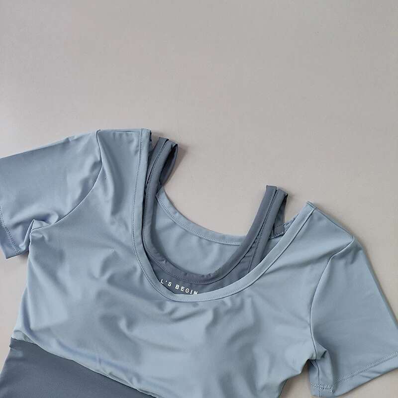 Fake Two-Piece Sports Sleeved Women's Summer Breathable Fiess Top With Bra, Fast Drying Tight Short Dance Yoga Clothes