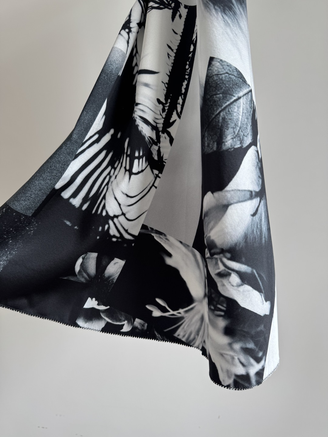 2025 Black and white printed patchwork skirt dress Fashion Week Show Customized Fashion Tailored clothing womens Fashion Paris.M385