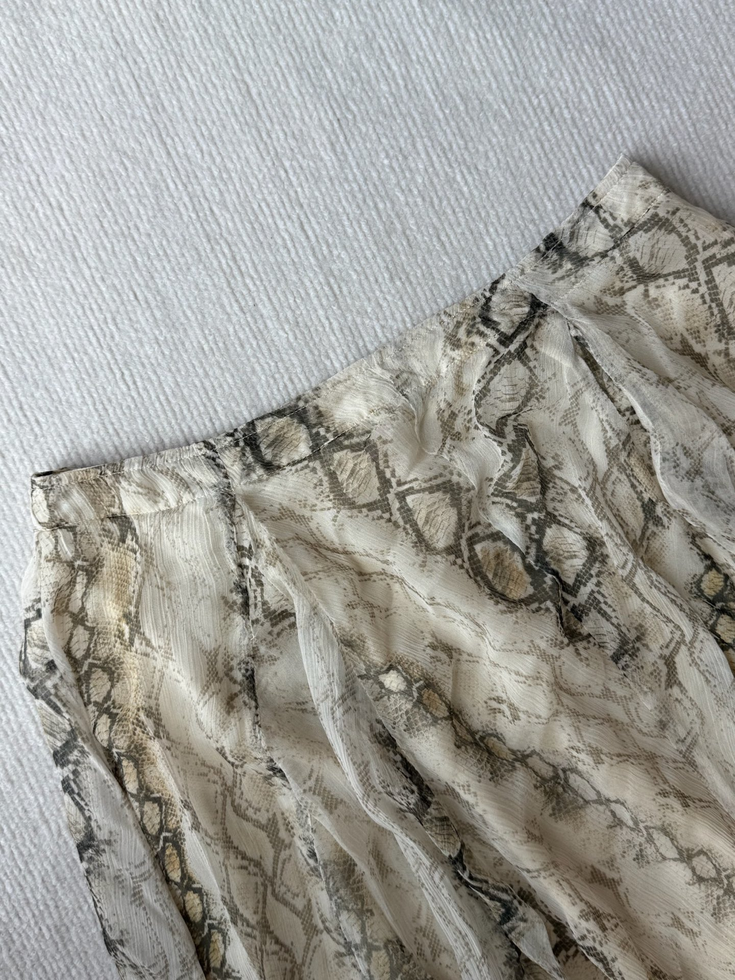 2025 Serpentine print irregular skirt Fashion Week Show Customized Fashion Tailored clothing omens Fashion Paris.M398