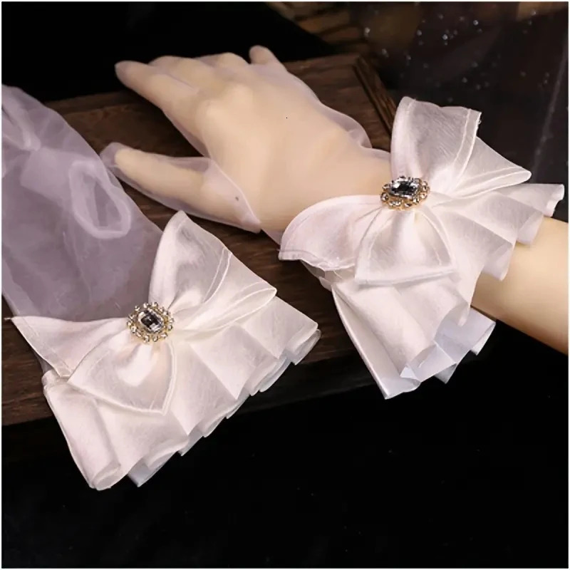 Pure White Lace Gloves Exquisite Water Diamond Decorative Bow Gloves Wedding Bridal Elegant Sweet Accessories Gloves 250430