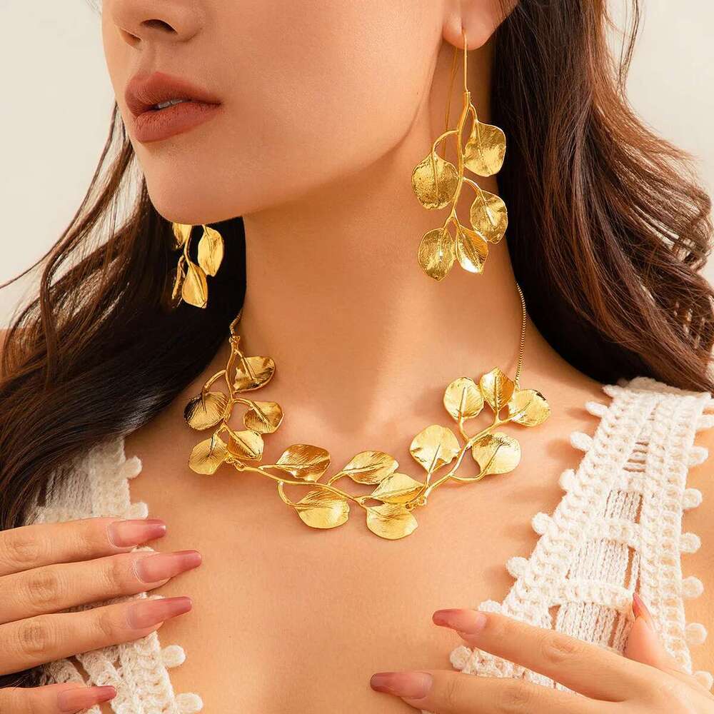 2Pcs/Set Elegant Aesthetic Leaves Tassel Necklace Earrings For Women Vintage Design Gold Color Jewelry Set Party Accessories New
