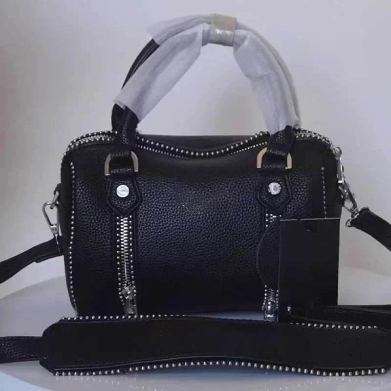 2025 Design Fashion New Shoulder Women's Crossbody Bag, High Quality Retro Chain Envelope Bag