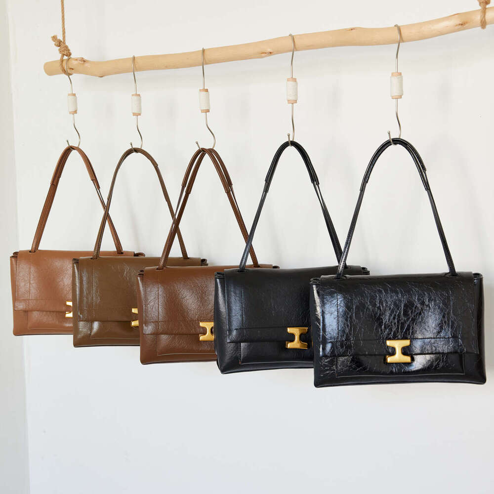 designer Women's bag Women's New Oil Leather Elegant Celebrity One Shoulder Crossbody Versatile Texture Postman Bag for Women