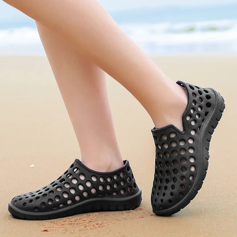 Large size unisex summer outdoor sandals beach Aqua shoes couple casual slippers Weman Garden shoes men Wading shoes 36-45# 250430