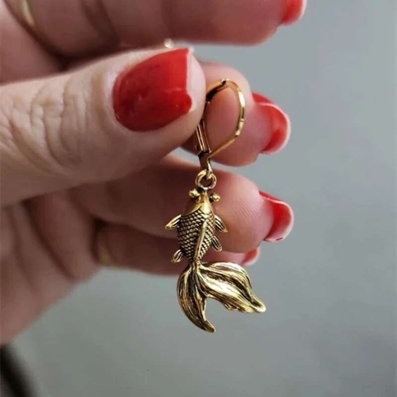 Design Unique Gold Color Fish Hanging Earrings Party Wedding No Hole Jewelry Women's Ear Clip