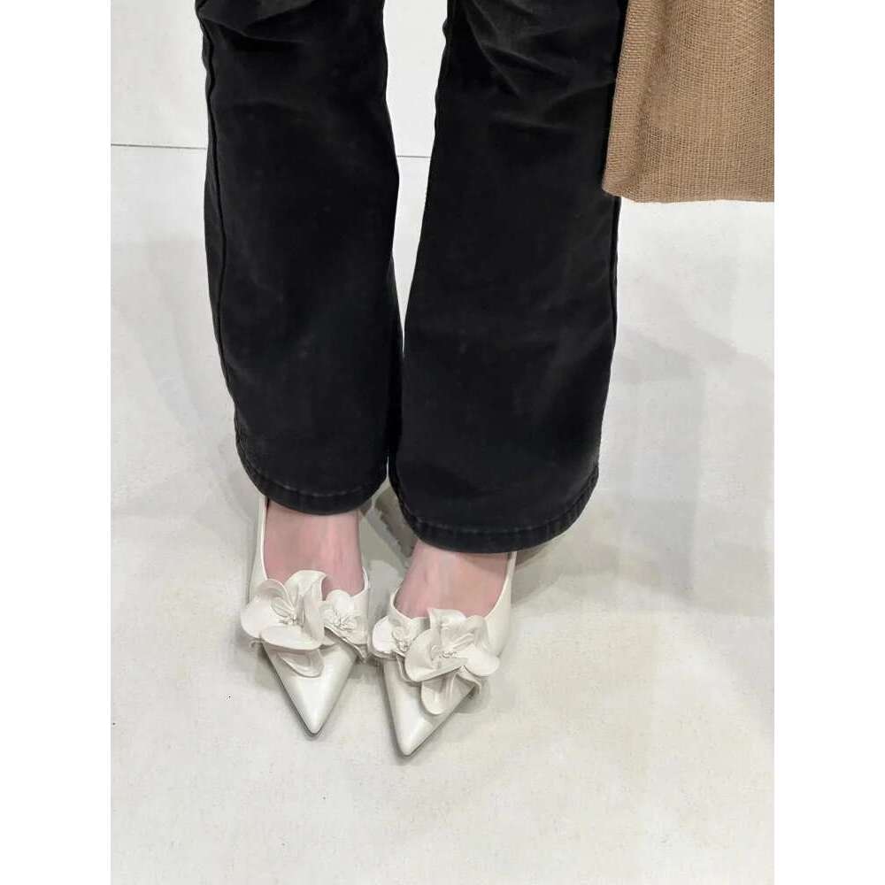 New Elegant Pointed toe Slip-on Wedding Kitten Heel Flower Low Heels Sexy Party Dress Shoes Women