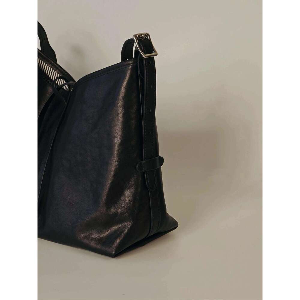 Large Capacity Commuter Women's 2025 Summer New High end Shoulder Simple and Versatile Tote Crossbody Bag