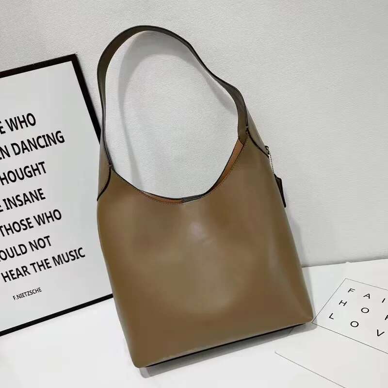 High-end Customized Solid Color Large Capacity Women's Shoulder Fashionable Casual Handbag Commuter Tote Underarm Bag