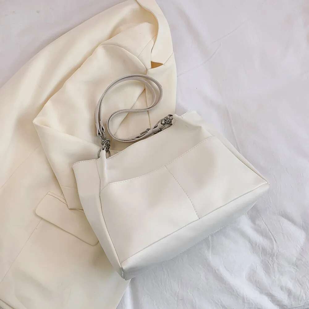 Large Capacity PU Handbag Shoulder Daily Commuting Travel Beach Shipping Totes Retro Underarm Bucket Bag Bag